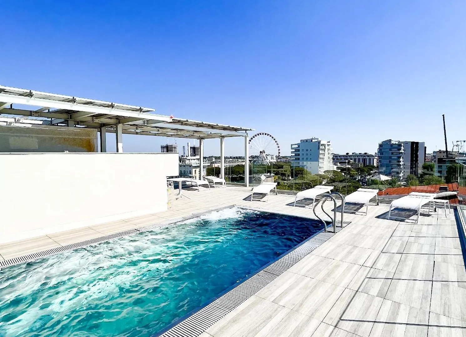 Vega Palace - Piscina Vista Mare In Attico, A Pochi Passi Dal Mare ليدو دي يسولو
