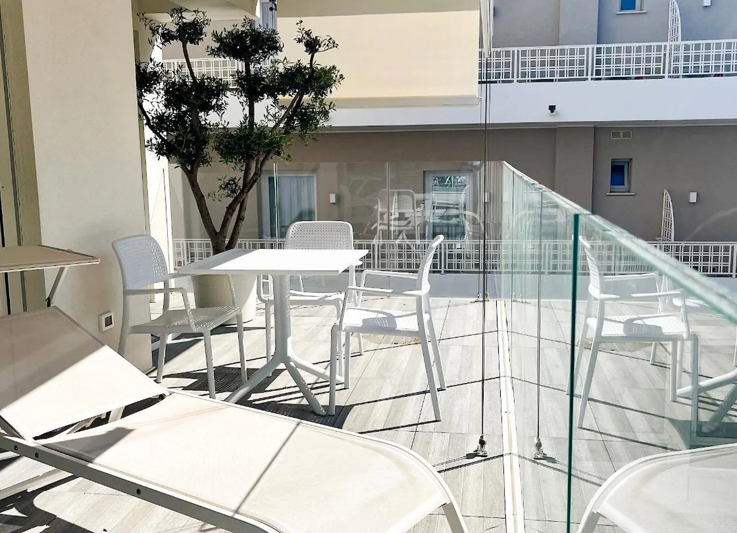 Vega Palace - Piscina Vista Mare In Attico, A Pochi Passi Dal Mare ليدو دي يسولو شقة